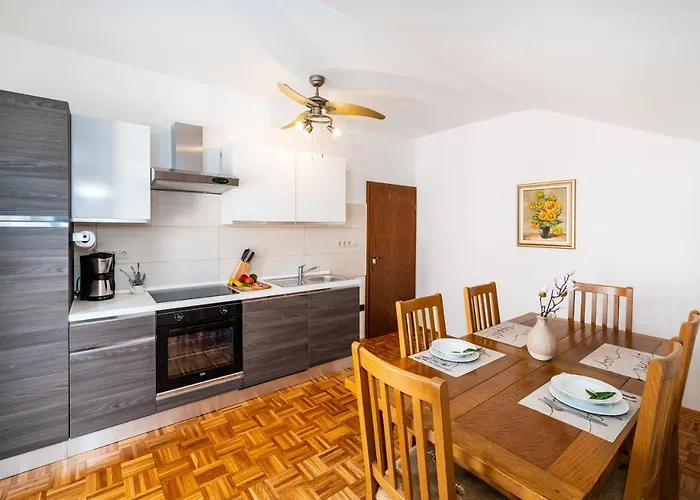 Summer Vibes Apartment